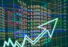 Akcie, aj napriek nezhodám medzi D. Trumpom a Európou, ďalej posilňujú Investičné tipy akcie