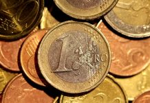 Fed a holandské voľby pomohli euru euru