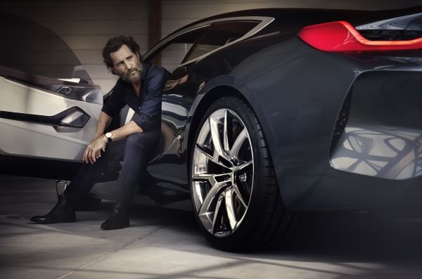 BMW Concept 8 Series z boku