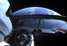 Malý krok pre človeka, no obrovský skok pre Teslu Tento ťah vyšiel Elonovi Muskovi dokonale. Jeho spoločnosť SpaceX prvýkrát vyskúšala najvýkonnejšiu raketu súčasnosti Falcon Heavy.