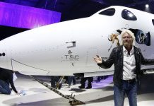 Miliardár Richard Branson chce letieť do vesmíru už tento rok Miliardár Richard Branson chce letieť do vesmíru už tento rok