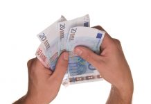 Vstupný poplatok vs. priebežné poplatky. Čo je v investovaní výhodnejšie? Vstupný poplatok vs. priebežné poplatky. Čo je v investovaní výhodnejšie?